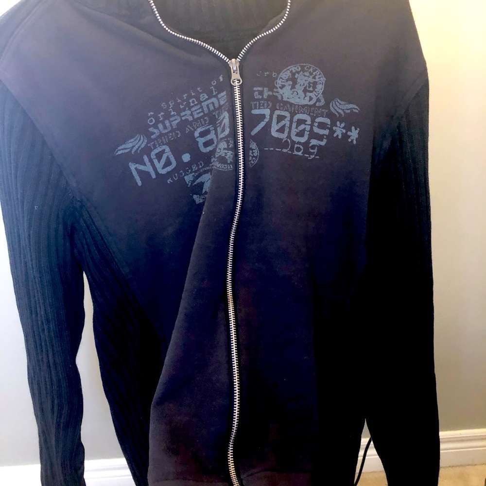 Used Fair condition Urban Behaviour men’s zip up cotton sweater in size Large!!